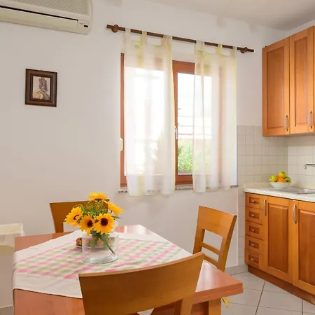 Apartman Charming Lana In