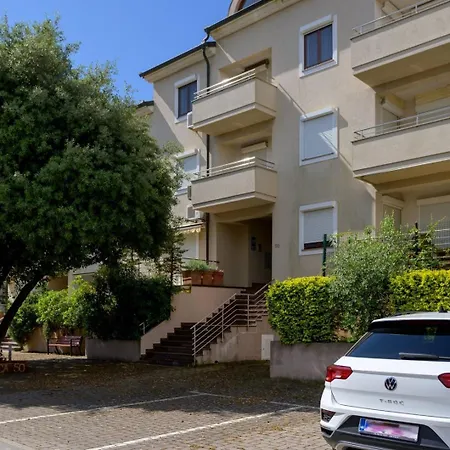 Apartman Charming Lana In Premantura